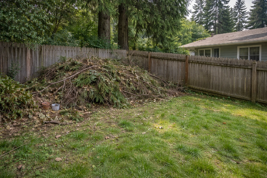Before yard debris Raleigh Hills Beaverton